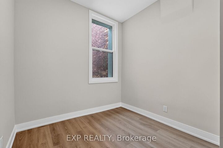 Property Photo:  118 Cathcart Street N  ON L8L 5A2 