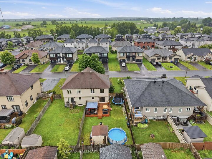 Property Photo:  462 Denis Street  ON K0A 3K0 