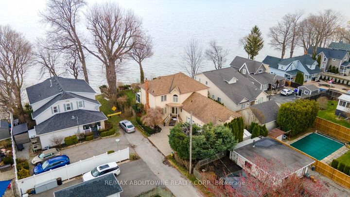 Property Photo: 1 Twelfth Street ON L3M 2V6