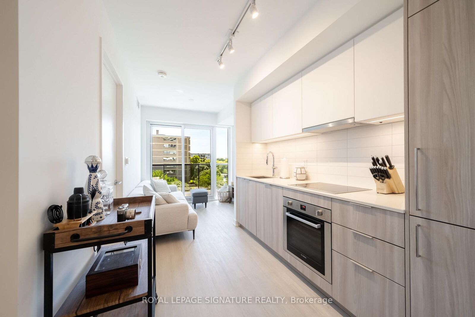 Property Photo:  25 St Dennis Drive 607  ON M3C 1E7 