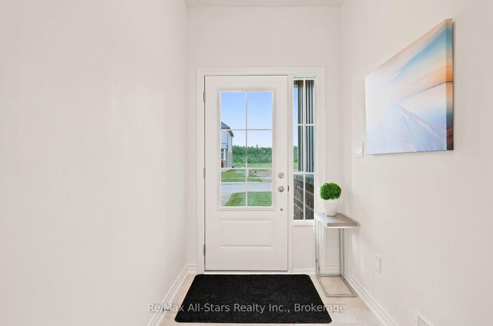 Property Photo: 67 Hillcroft Way ON K0M 1A0