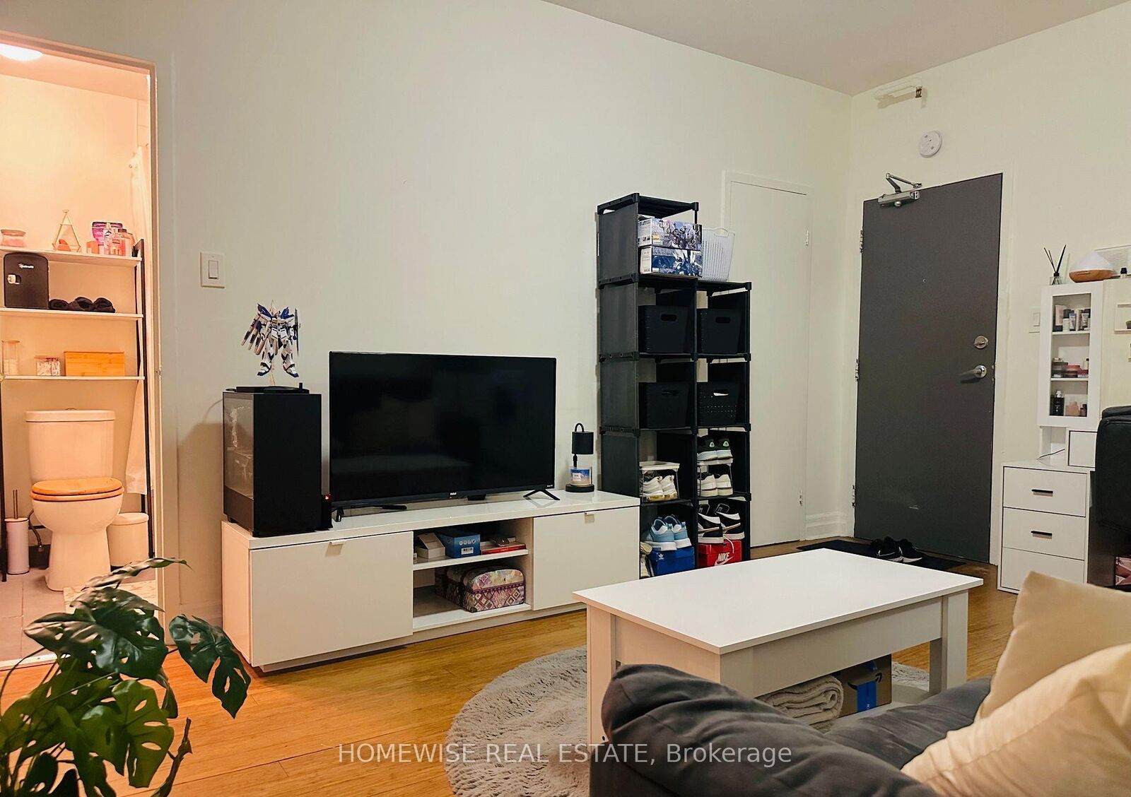 Property Photo:  1 Triller Avenue 209  ON M6K 3B7 