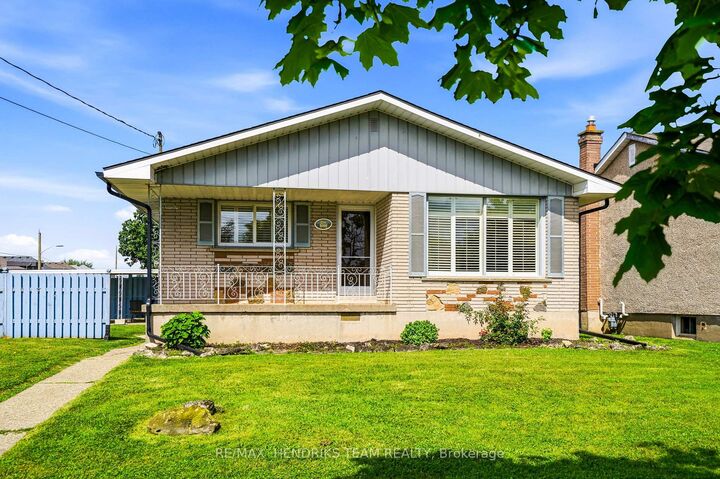 Property Photo: 160 Classic Avenue ON L3B 1P7