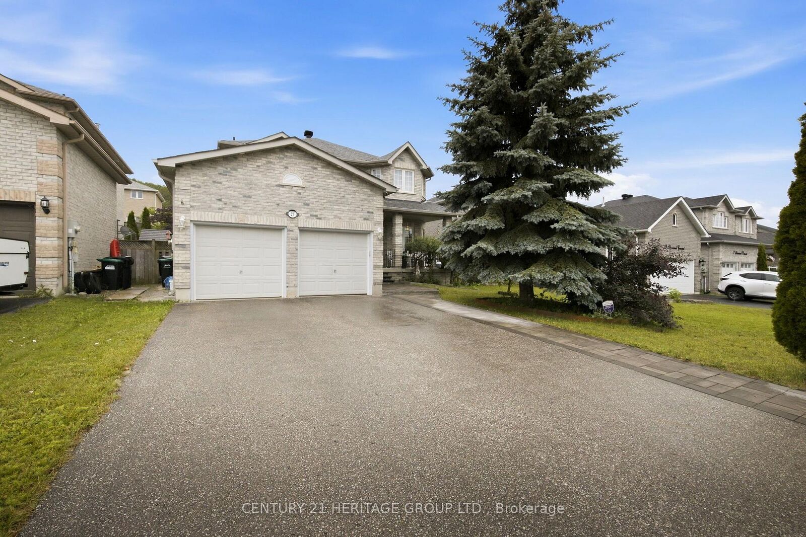 Property Photo:  21 Silvercreek Crescent  ON L4N 0Z8 