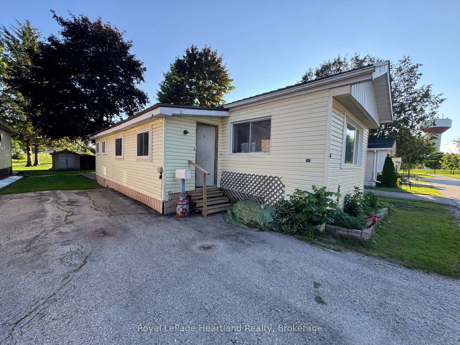 Property Photo:  4 Trailer Park Road  ON N0G 2P0 