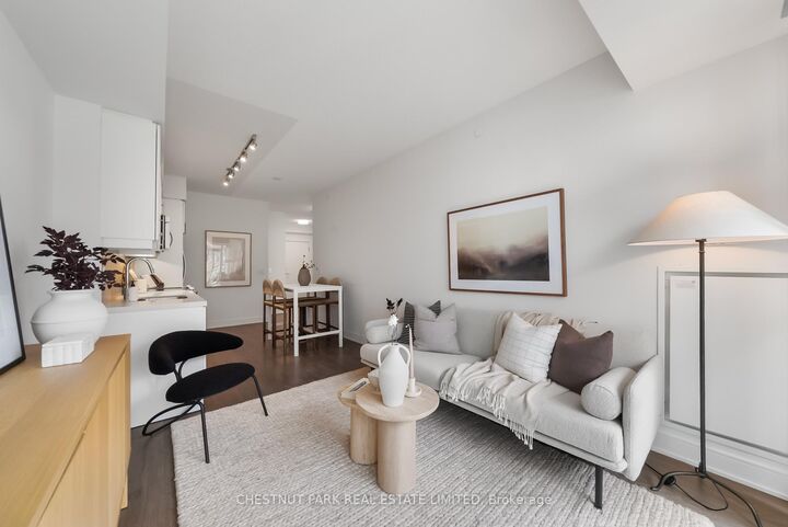 Property Photo: 525 Adelaide Street W 923 ON M5V 0N7