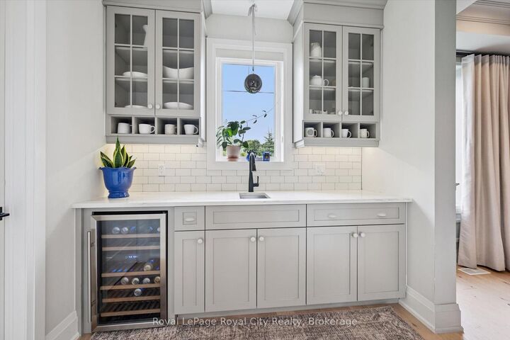 Property Photo: 22 Hilltop Road ON N1E 7L4