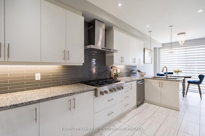 Property Photo: 236 Eighth Avenue ON L9R 0R1
