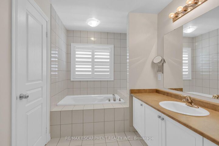 1454 Chretien Street — photo 1