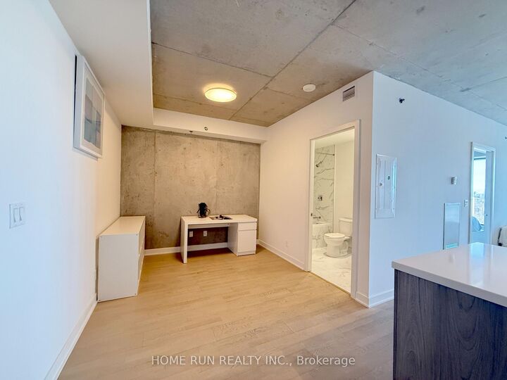 Property Photo: 203 Catherine Street 1208 ON K2P 1J5