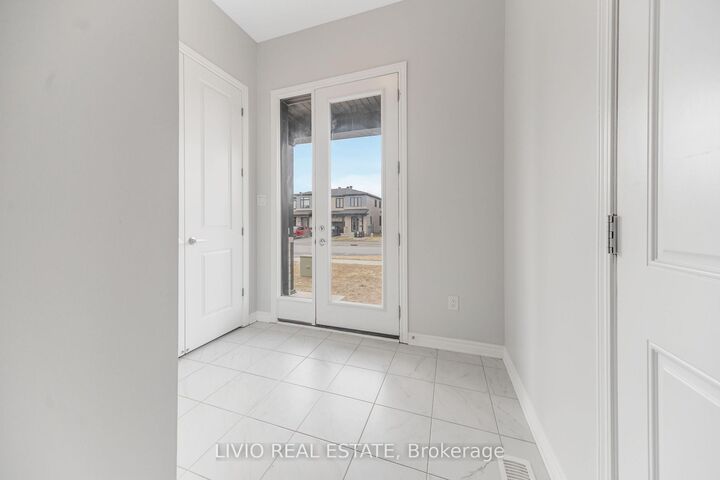 Property Photo:  56 Jargeau Road  ON K1W 0S7 