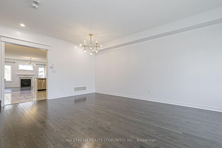 Property Photo: 194 Paradelle Drive ON L4E 0E4