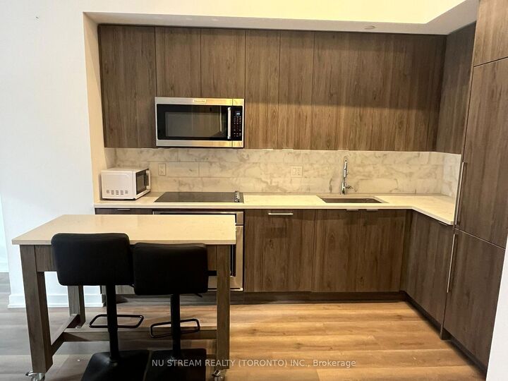 Property Photo:  38 Iannuzzi Street  ON M5V 0S2 