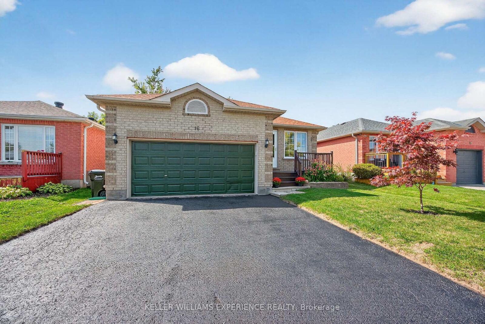 Property Photo:  16 Larkin Drive  ON L4M 7A9 