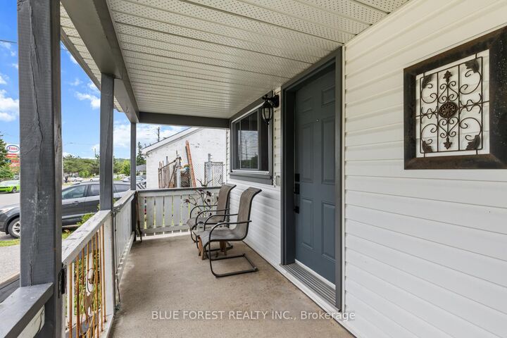Property Photo: 129 Giles Street ON N5Z 2V8