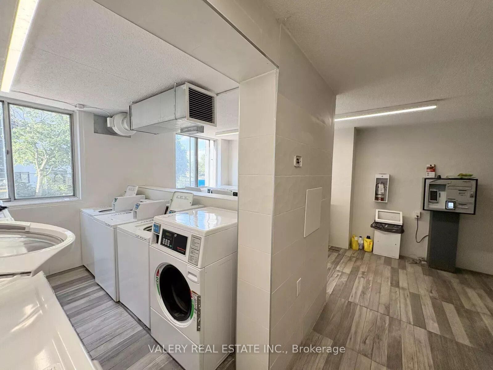 Property Photo: 294 Chandler Drive 1601 ON N2E 2K1