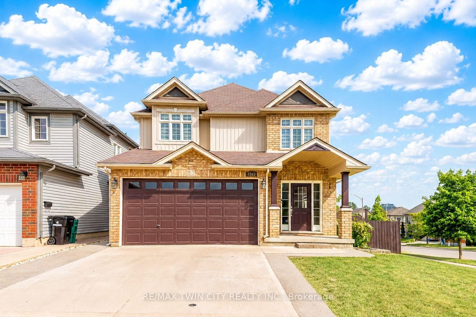 Property Photo:  1263 Countrystone Drive  ON N2N 3S4 