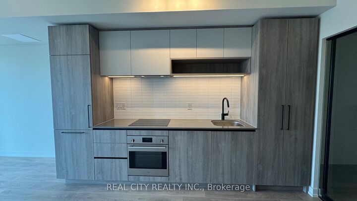 Property Photo: 181 Sterling Road 711 ON M6R 2B2