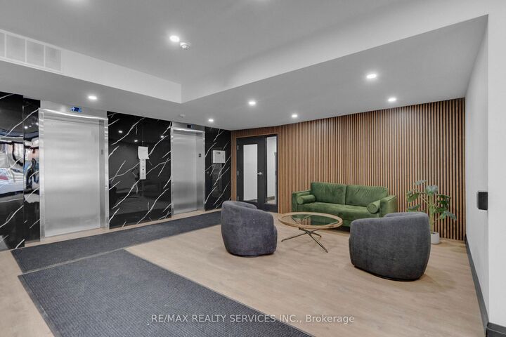 Property Photo:  223 Jackson Street W 1104  ON L8P 4R4 