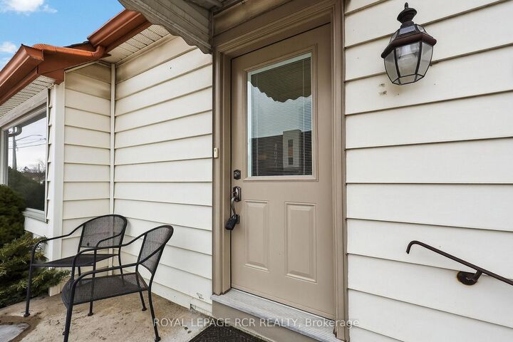 Property Photo: 65 Donald Street ON L4N 1E5