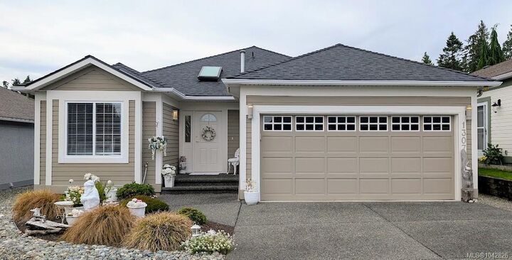 1307 Oceanside Dr — photo 1
