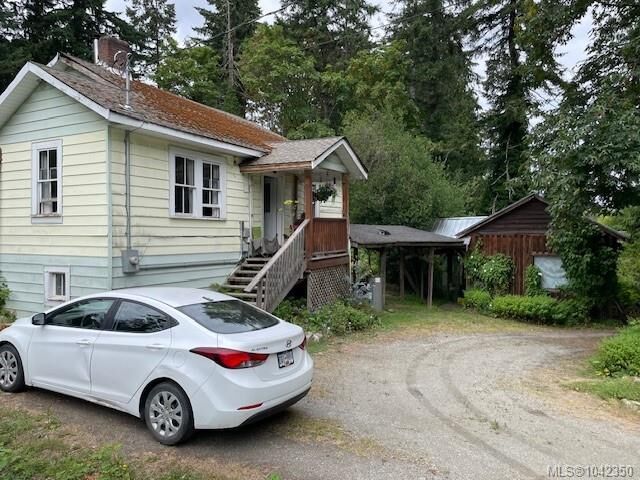 Property Photo:  220 Fulford-Ganges Rd  BC V8K 2K7 
