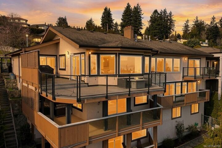 Property Photo: 972 Seapearl Pl BC V8Y 2X2