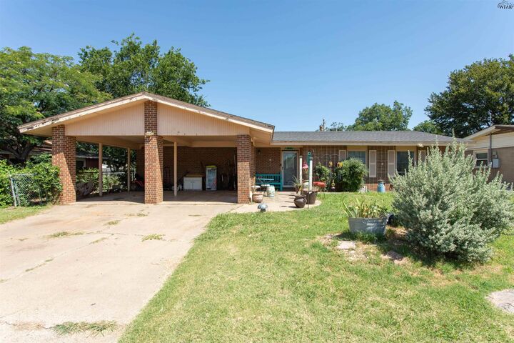 Property Photo:  4512 Lockwood Drive  TX 76308 