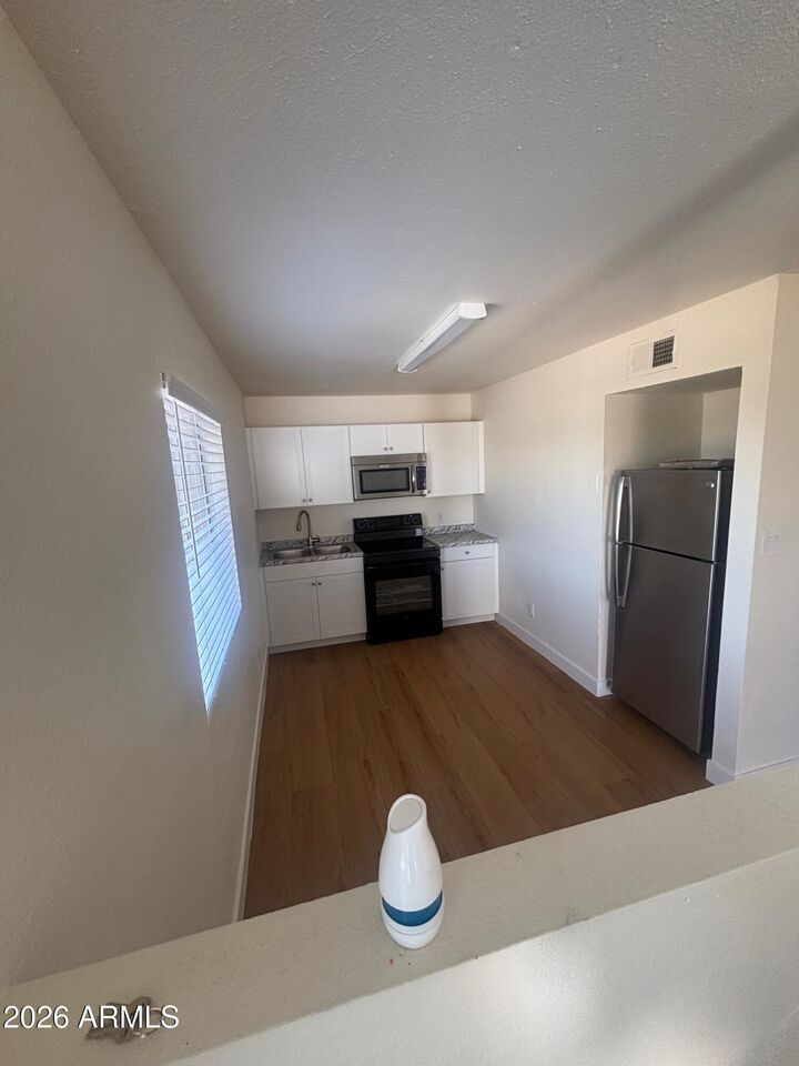 Property Photo: 7160 N 53rd Avenue Apt 4 AZ 85301