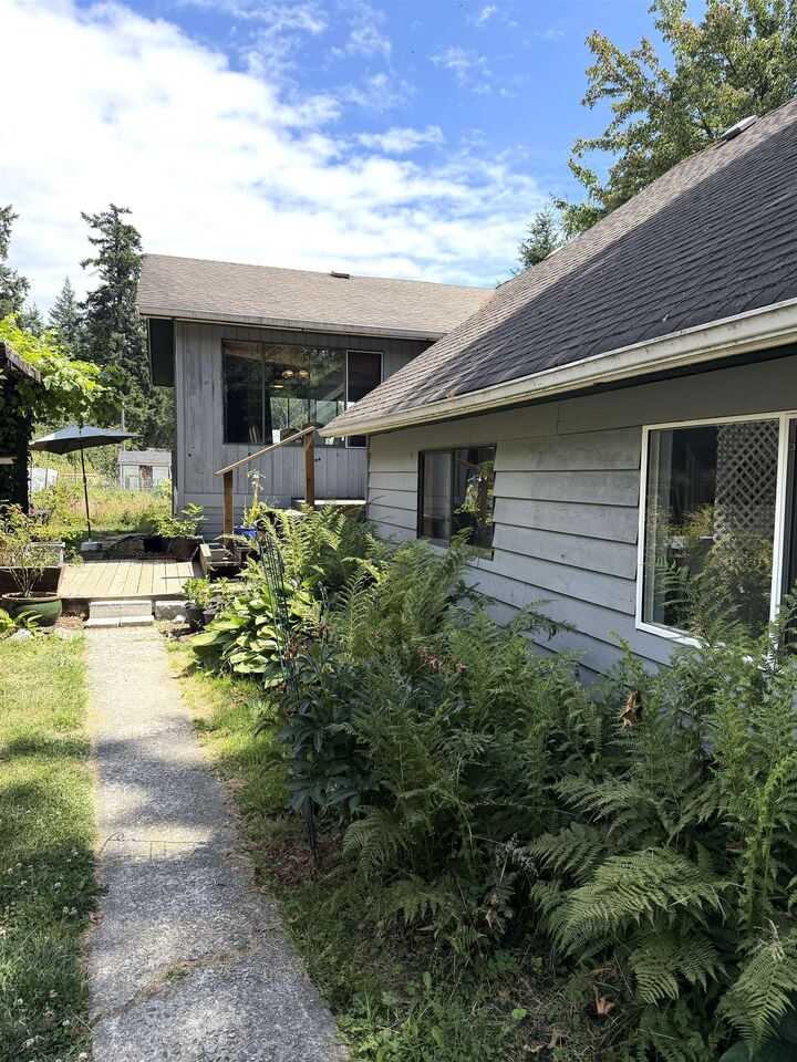 Property Photo: 988 Cemetery Road BC V0N 1V7