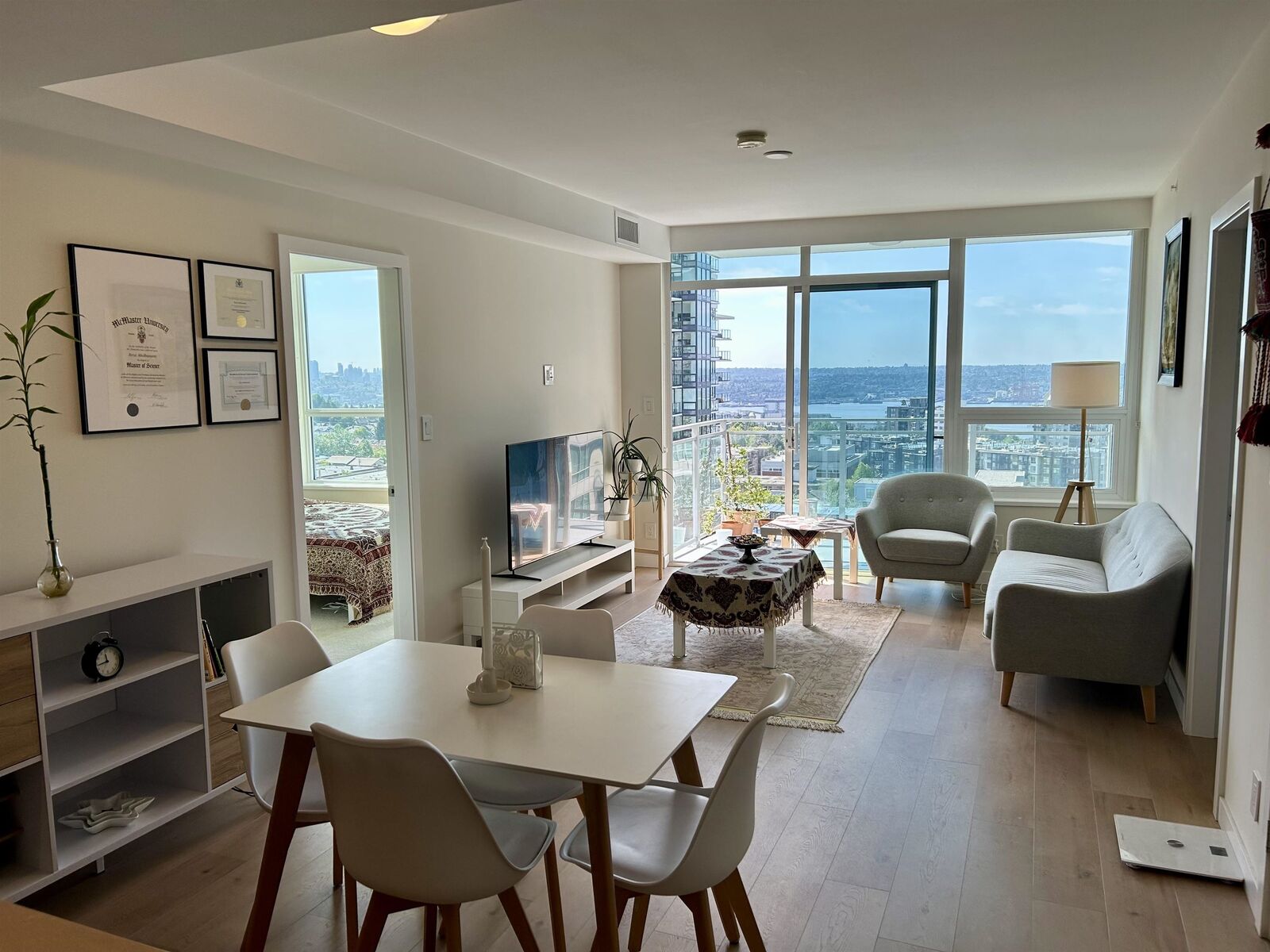 Property Photo:  125 E 14th Street 1403  BC V7L 0E6 