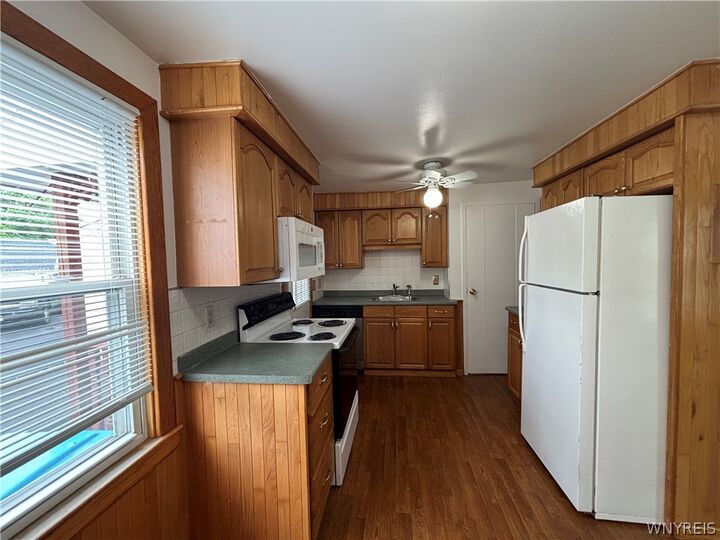 Property Photo:  54 Carl Road  NY 14072 