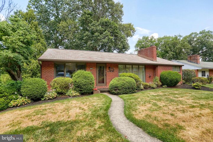 Property Photo:  127 Ridgeview Drive  PA 17053 