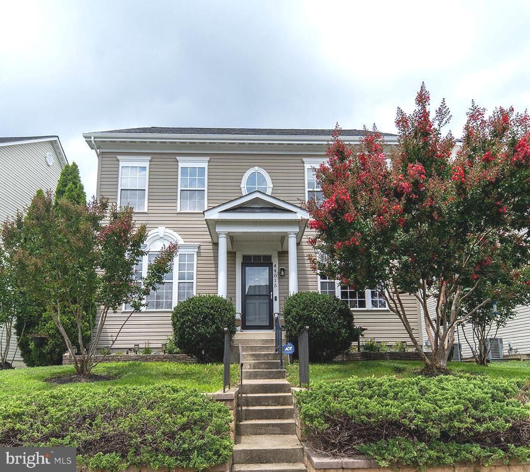 Property Photo:  44015 Bellflower Way  MD 20619 