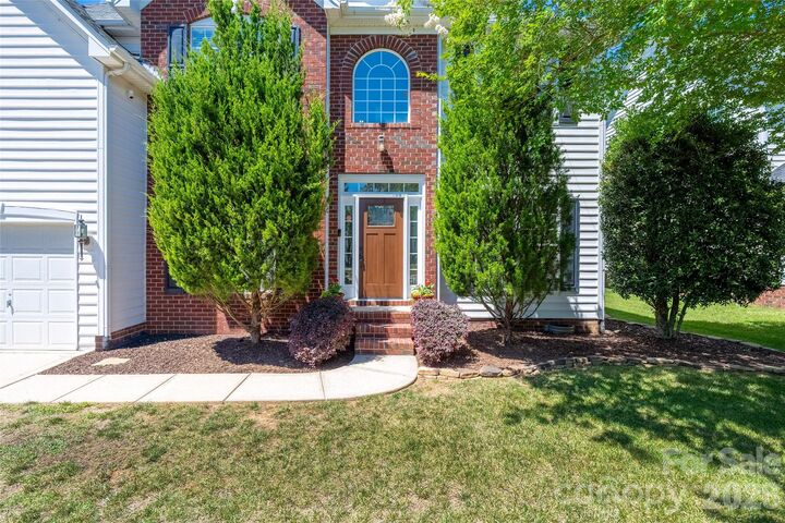 Property Photo:  211 Alnwick Lane  NC 28173 