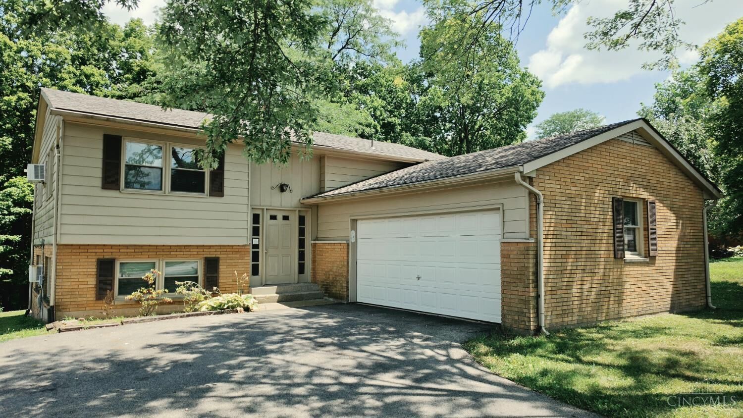 Property Photo: 161 Wyndcrest Court OH 45050