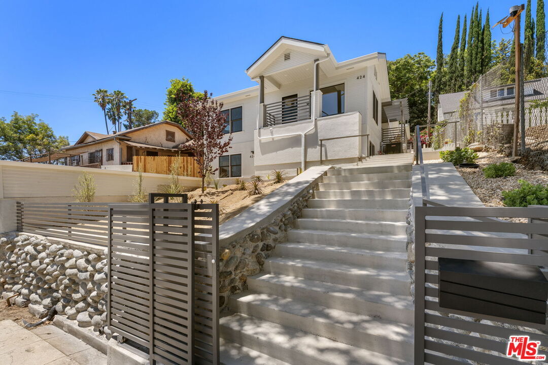 Property Photo: 424 N Avenue 54 CA 90042
