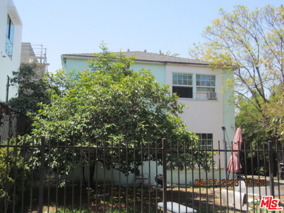 Property Photo: 225 S Hoover St CA 90004
