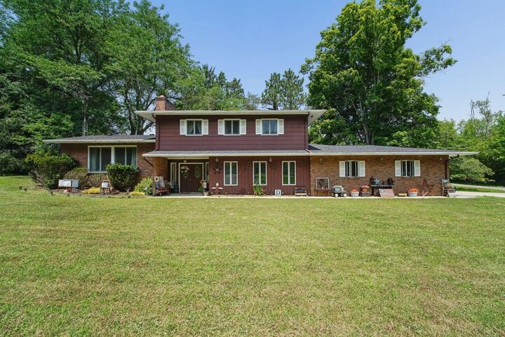 Property Photo:  157 Spring Valley SW Drive  OH 43023 