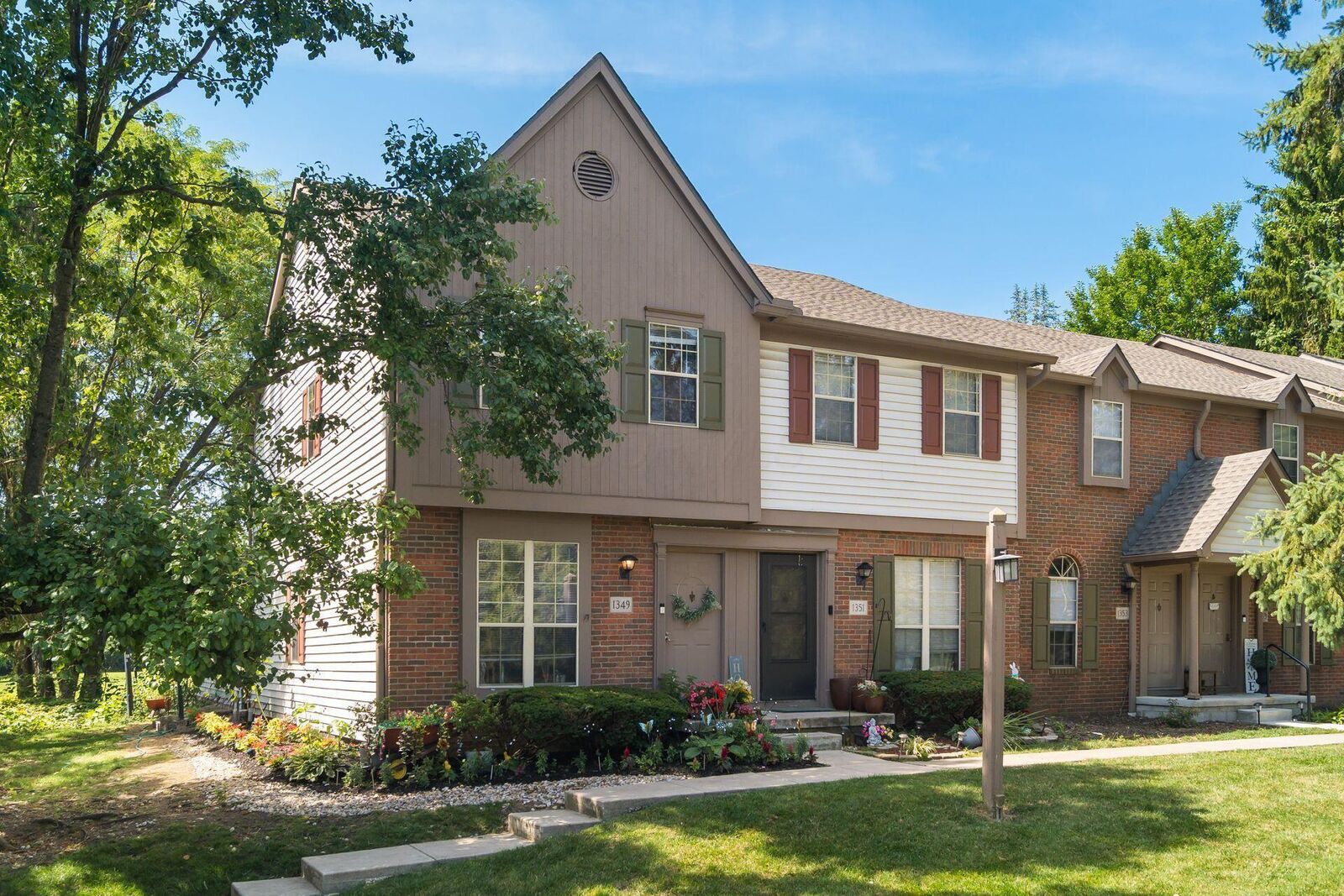 Property Photo:  1349 Lane On The Lake  OH 43235 