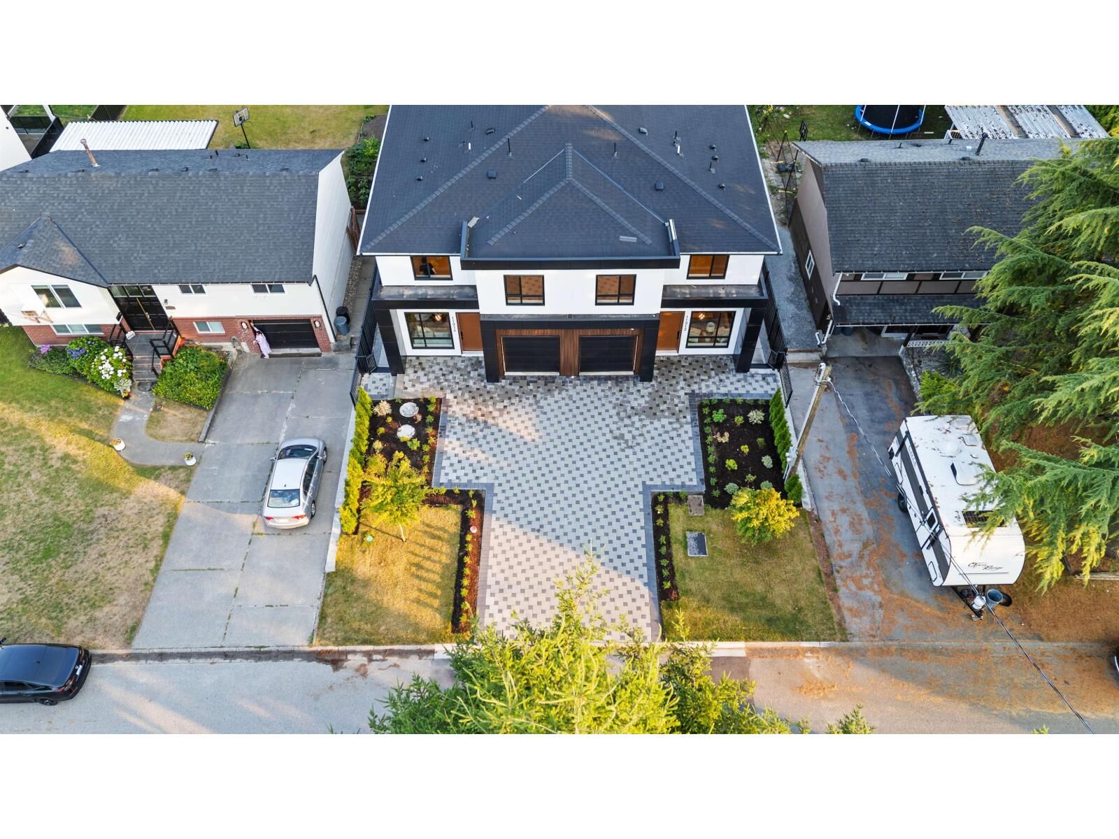 Property Photo:  11912 78B Avenue  BC V4C 1S1 