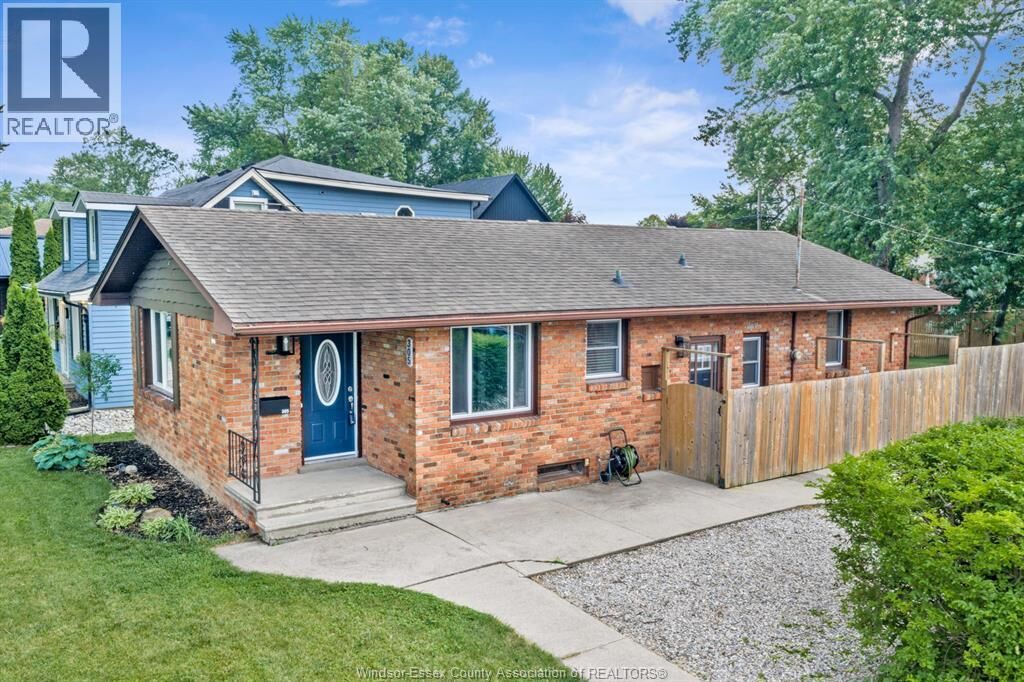 Property Photo:  305 Edgewater Boulevard  ON N8N 2G9 