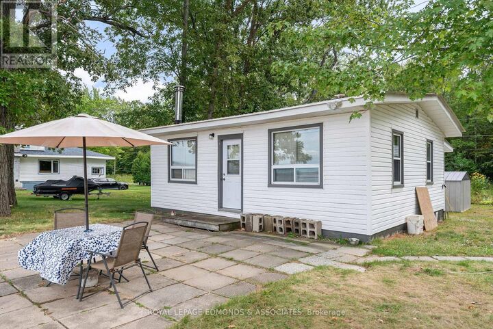 Property Photo: 45 Greatview Trail ON K8A 6W2