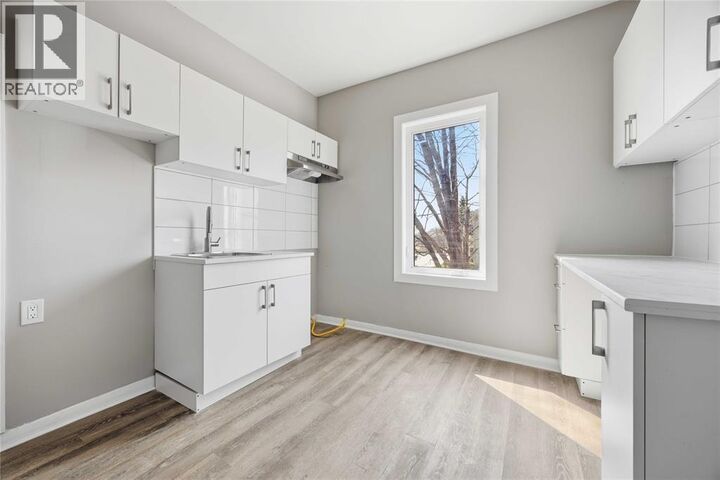 Property Photo: 131 Margaret Avenue 5 ON N8A 2A2