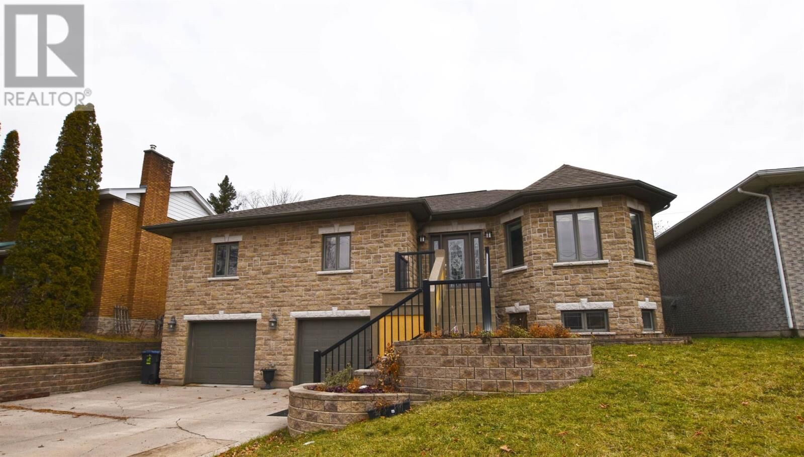Property Photo: 562 Wilson St ON P6B 2L3