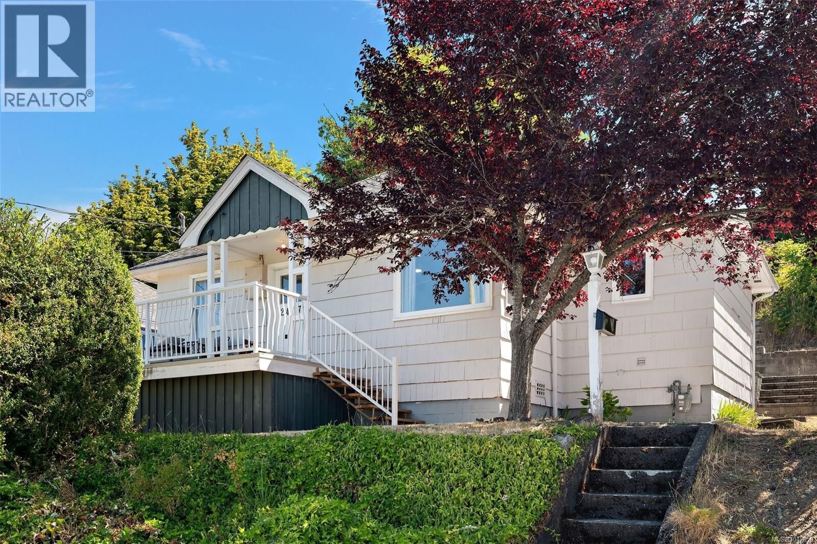 Property Photo:  2457 Hilton Avenue  BC V9Y 1X6 
