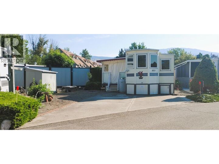 Property Photo:  415 Commonwealth Road 803  BC V4V 1P4 