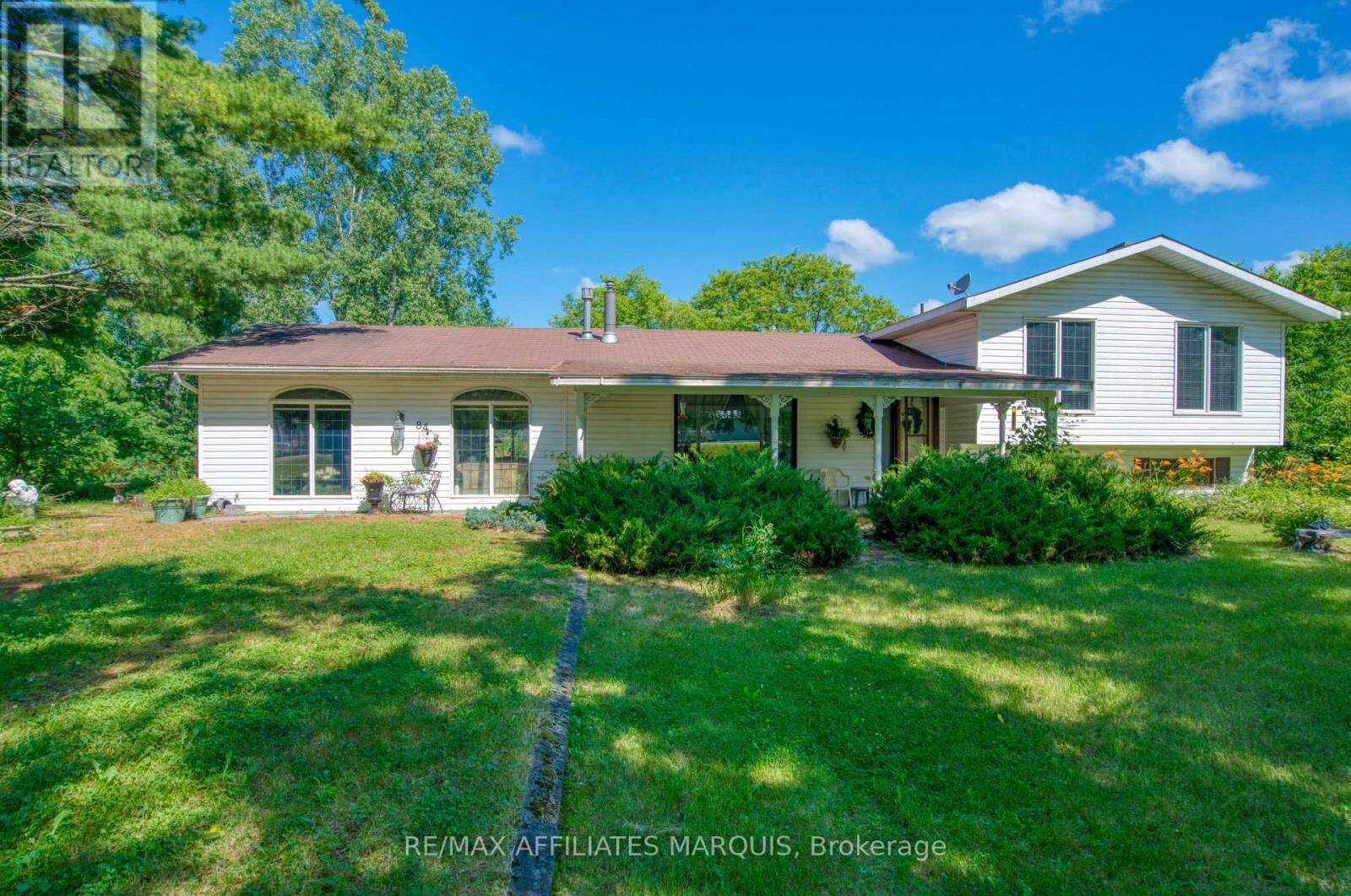 Property Photo: 84 Bedford Street ON K0G 1X0