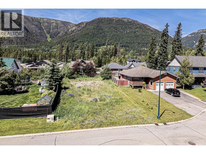 Property Photo:  1344 Woodland Place  BC V0B 2G2 