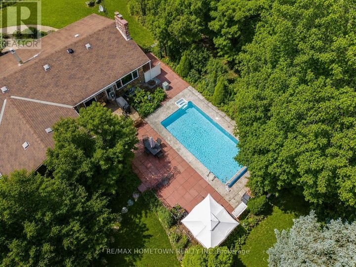 Property Photo: 473 Amberwood Road ON K0A 1B0